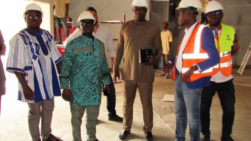 Côte d’Ivoire : Le ministre Adama Luc   Sorgho visite le chantier de la Maison du Burkina