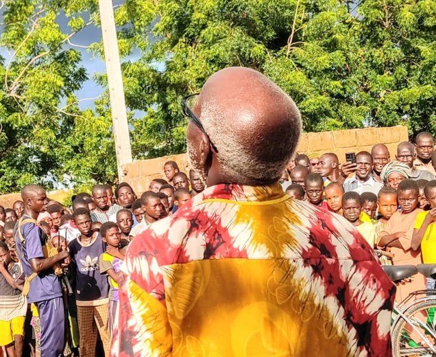 Burkina / Journée des chauves : Ambroise Zongo couronné « roi des chauves » de la commune de Laye