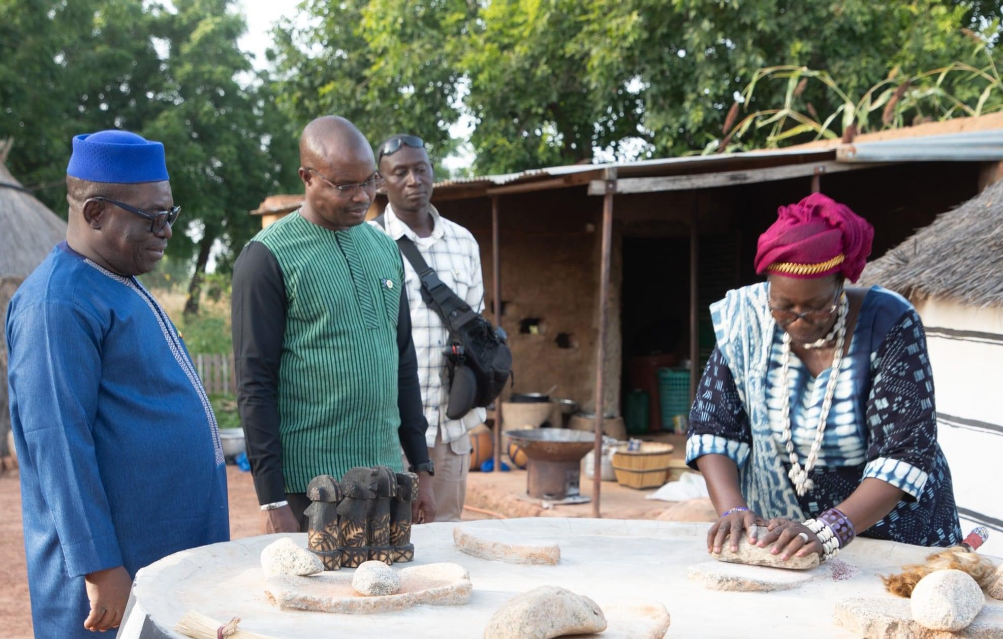 Valorisation du patrimoine africain : Le Ministre Malien en Visite au Musée de la Femme de Kolgendissé