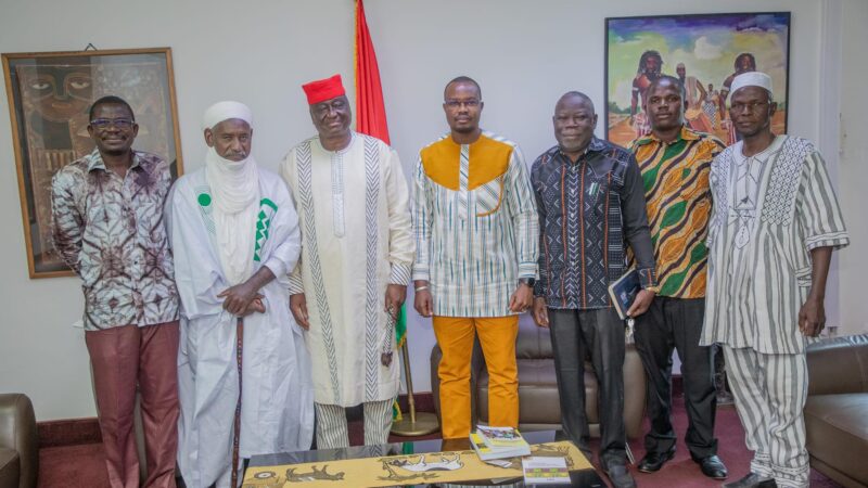 Rencontre entre le Ministère de la Culture et l’Association RACINES : Vers une formalisation de la chefferie traditionnelle et la promotion des valeurs culturelles au Burkina Faso