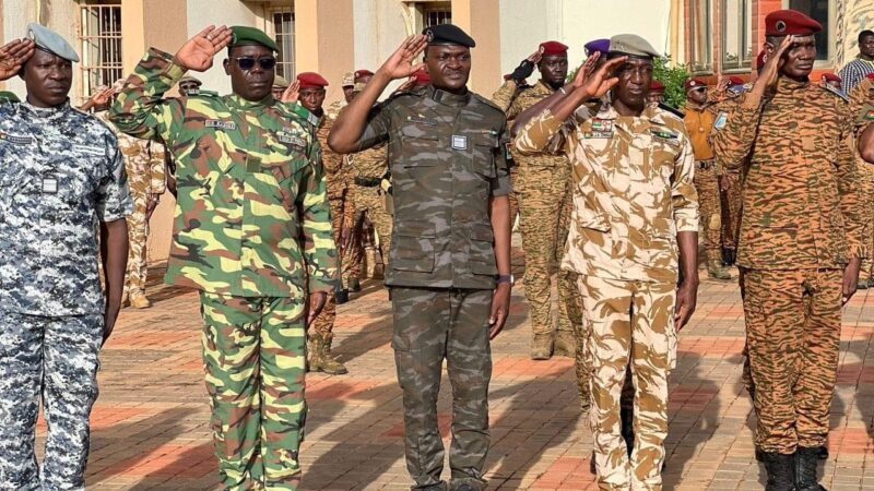 Première montée des couleurs à Ouagadougou : Un signal fort de l’unité des forces de défense burkinabè face au terrorisme