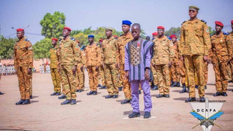 64e anniversaire de l’armée Burkinabè : Décoré à 12 ans pour avoir sauvé une fillette tombée dans un puits