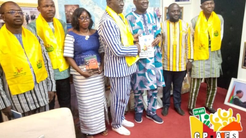 Audience : La CP-AES rend visite au Révérend Docteur Mamadou Philippe Karambiri