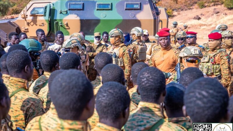 Détachement de Barsalogho : le Président du Faso félicite les combattants