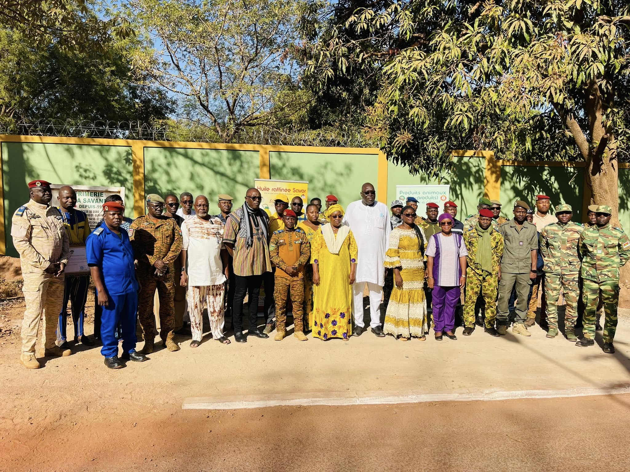 Bobo-Dioulasso : La SN Citec réhabilite une partie de la clôture de la 2e région militaire et apporte son soutien aux familles des soldats tombés en service