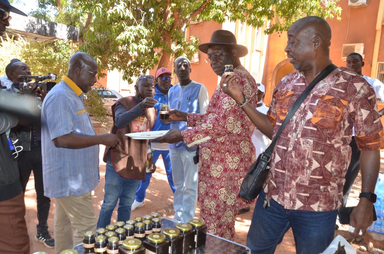 Études universitaires : des anciens étudiants de l&rsquo;Université de Ouagadougou (1990-1999)tissent de fraternité