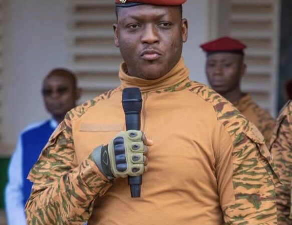 Le capitaine Ibrahim Traoré aux propos de Macron :  « Il faut une lutte implacable contre l’impérialisme, et cela doit être une priorité chaque jour »