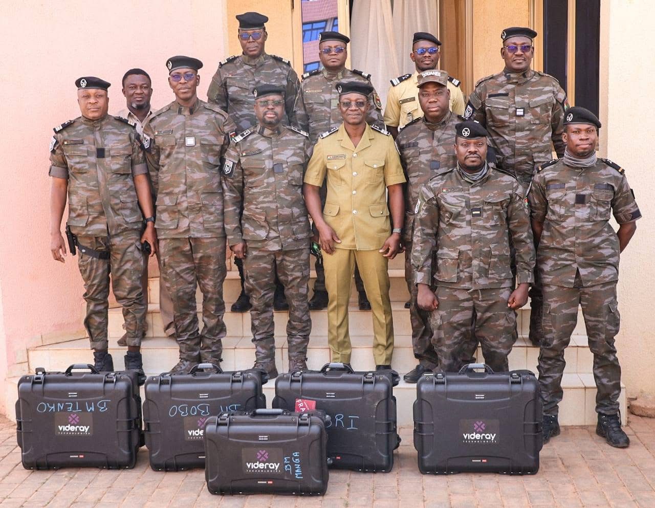 Burkina Faso : Des Brigades des douanes reçoivent des scanners portatifs