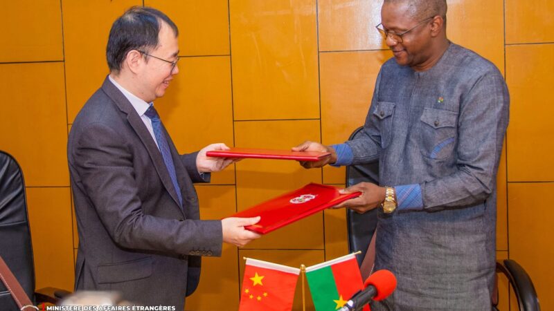Coopération sino-burkinabè : une aide d’environ 17 milliards francs CFA accordée par la République Populaire de Chine pour la réalisation de projets structurants