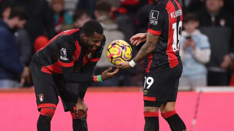 Football – Premier League : Dango Ouattara repart avec le ballons du match après un triplé face à Nottingham Forest