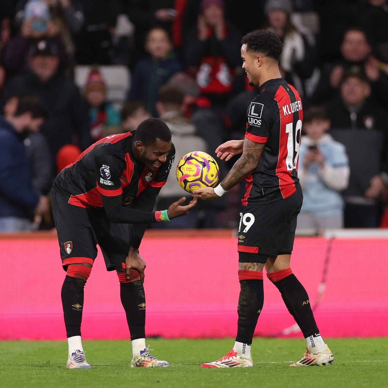 Football – Premier League : Dango Ouattara repart avec le ballons du match après un triplé face à Nottingham Forest