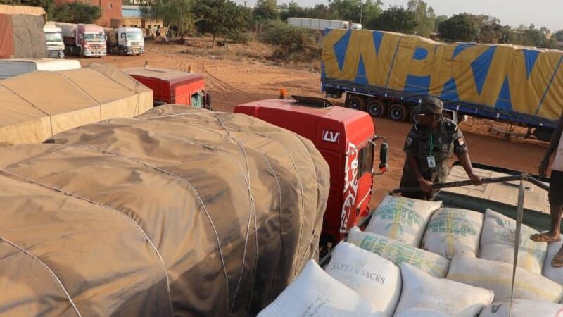 Protection de l&rsquo;économie : La douane de Dakola intercepte 23 camions de marchandises illégalement exportées