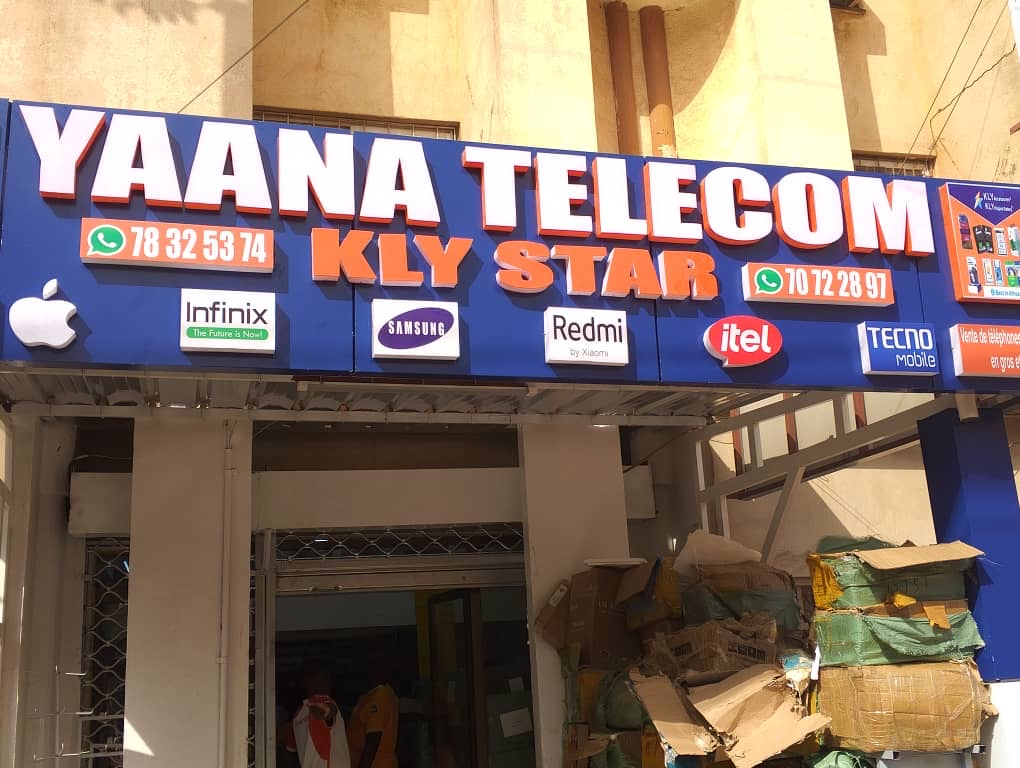 Vente d’accessoires de téléphone au Burkina : Yaana Telecom se positionne en patron avec une nouvelle boutique sur l’avenue Lamizana