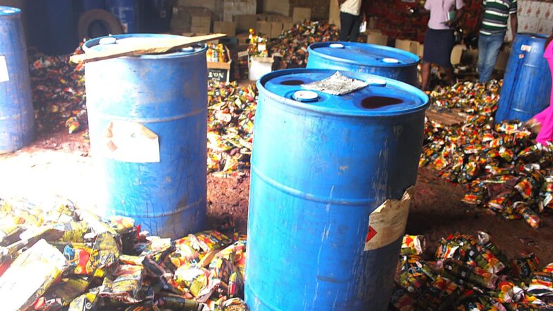 Ouagadougou : Fermeture d’un magasin clandestin de reconditionnement de boissons alcoolisées