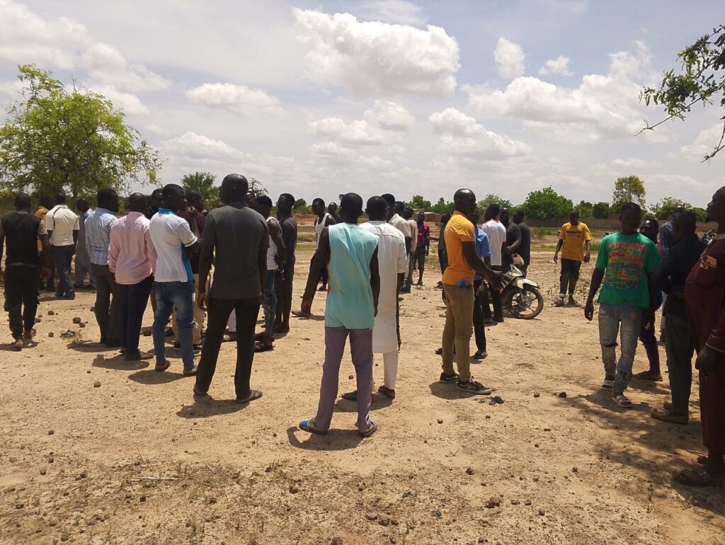 Des habitants s'opposent à toute délimitation de leurs terrains sans documents officiels