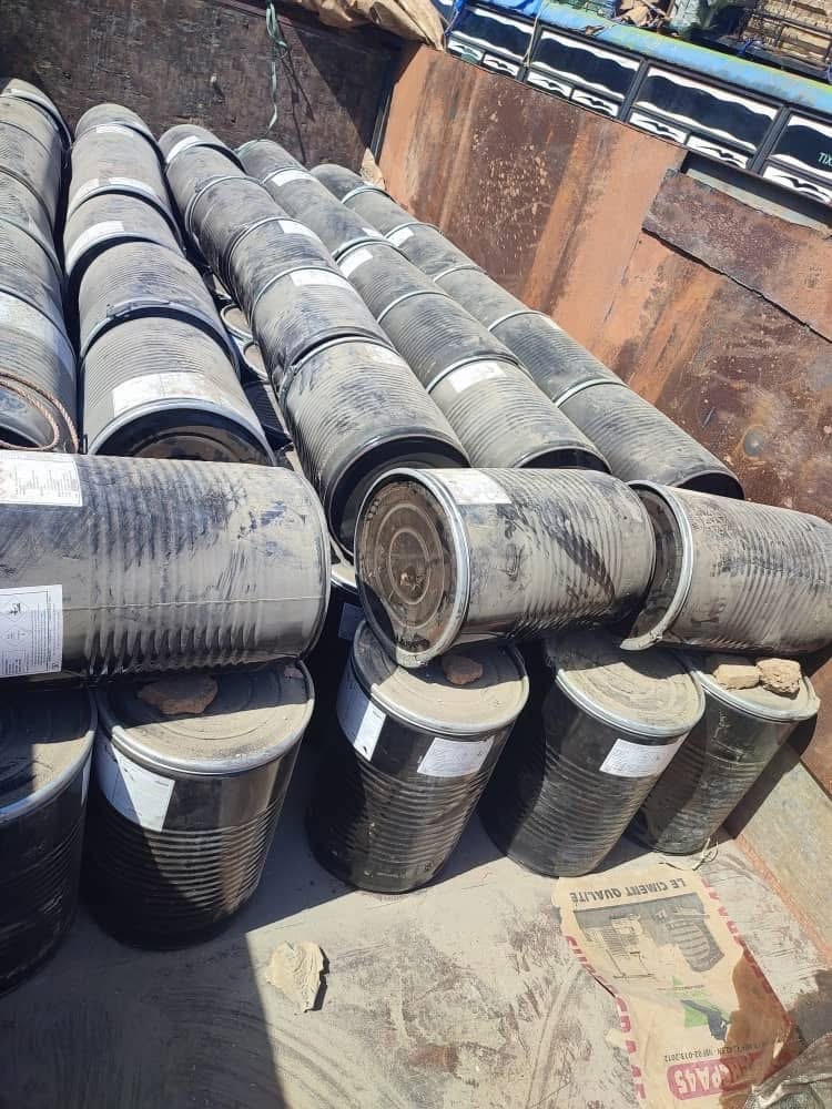 Kaya :  La Douane intercepte 100 fûts de cyanure dissimulés sous des sacs de ciment