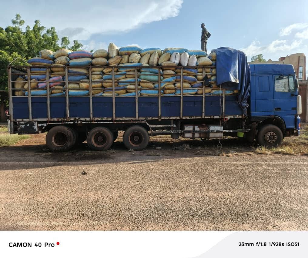 Lutte contre le trafic illicite : 35 tonnes d’amandes de karité saisies à Djikologo