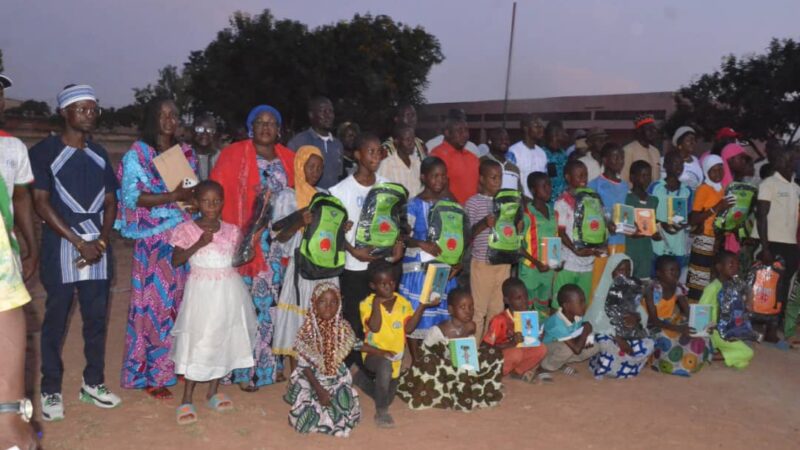 10ᵉ édition de don de fournitures scolaires à l’arrondissement 5 : L’Association Royaume des arts accompagne 400 élèves vulnérables