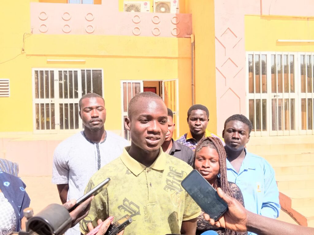 Le participant Ousseni Sankara a apprécié le thème de la conférence qui lui permettront d'acquérir d'autres notions