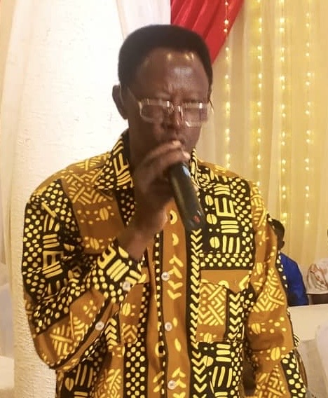 Le parrain Issaka Ouédraogo dit Zougnazamnda a félicité l’artiste pour son œuvre