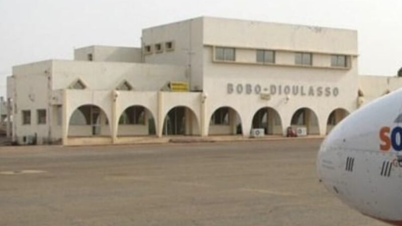 AES–Nigeria : un avion militaire contraint d’atterrir à Bobo-Dioulasso, la Confédération dénonce une “violation grave” de son espace aérien