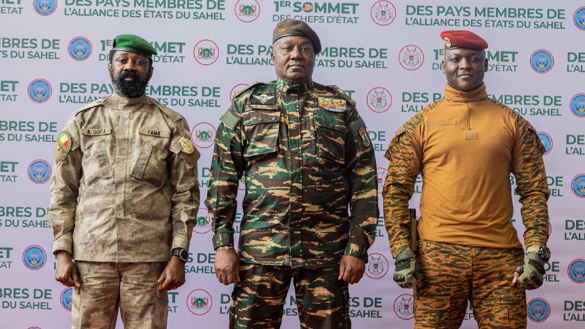 Attaque contre des infrastructures stratégiques au Niger : L’AES condamne une attaque « barbare et lâche » contre Niamey et réaffirme sa détermination