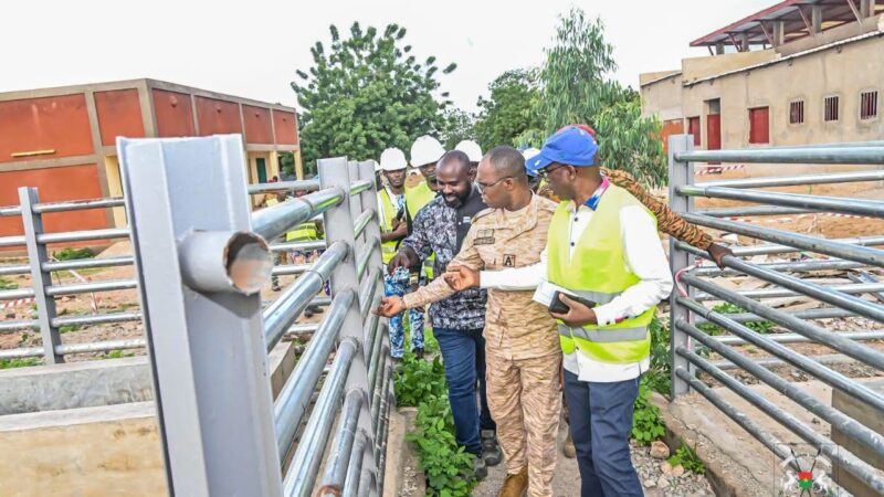 Réhabilitation de l’abattoir de Tenkodogo : 57 % des travaux réalisés, le ministre Sombié veut une infrastructure aux meilleurs standards internationaux