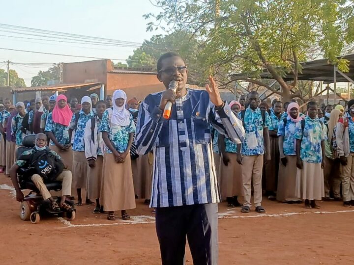 Programme éducatif :  À l’école, le Burkina Faso tourne la page du récit hérité de la colonisation