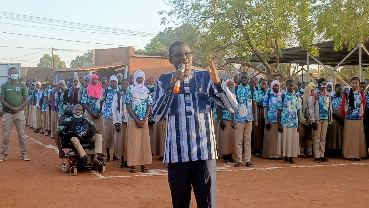 Programme éducatif :  À l’école, le Burkina Faso tourne la page du récit hérité de la colonisation